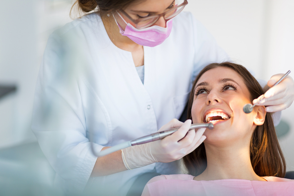 the advantages disadvantages of teeth bonding